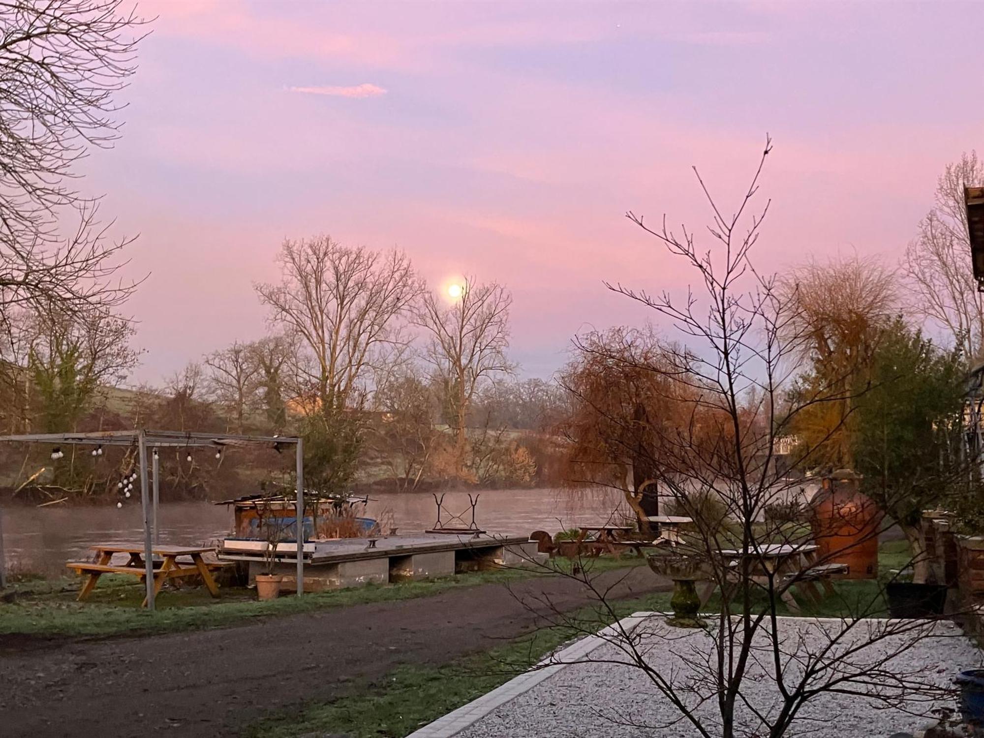 Moon River Chambre D'Hote Saint-Junien Eksteriør billede